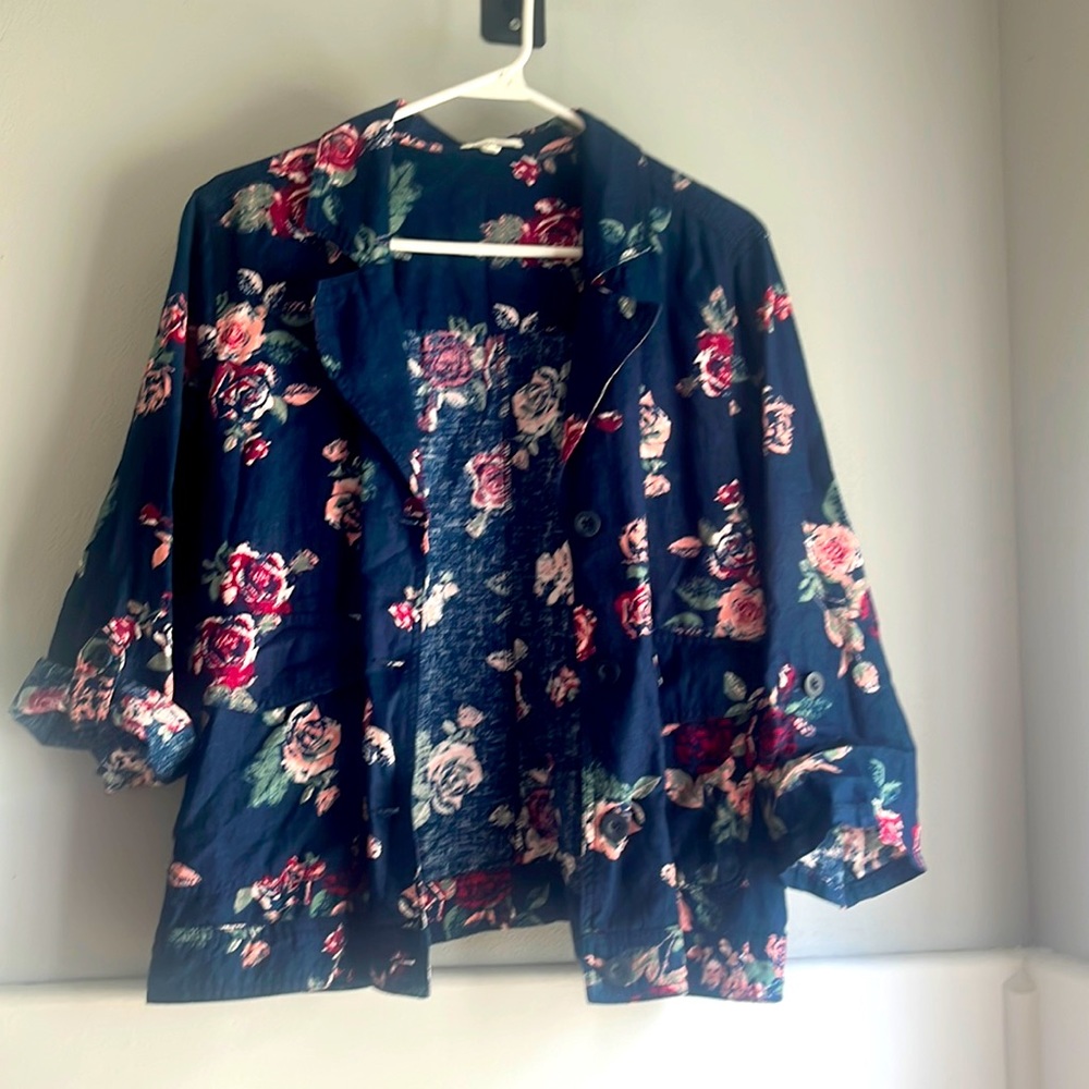 NWOT, Maurice’s Linen Blazer, Blue with Roses, L